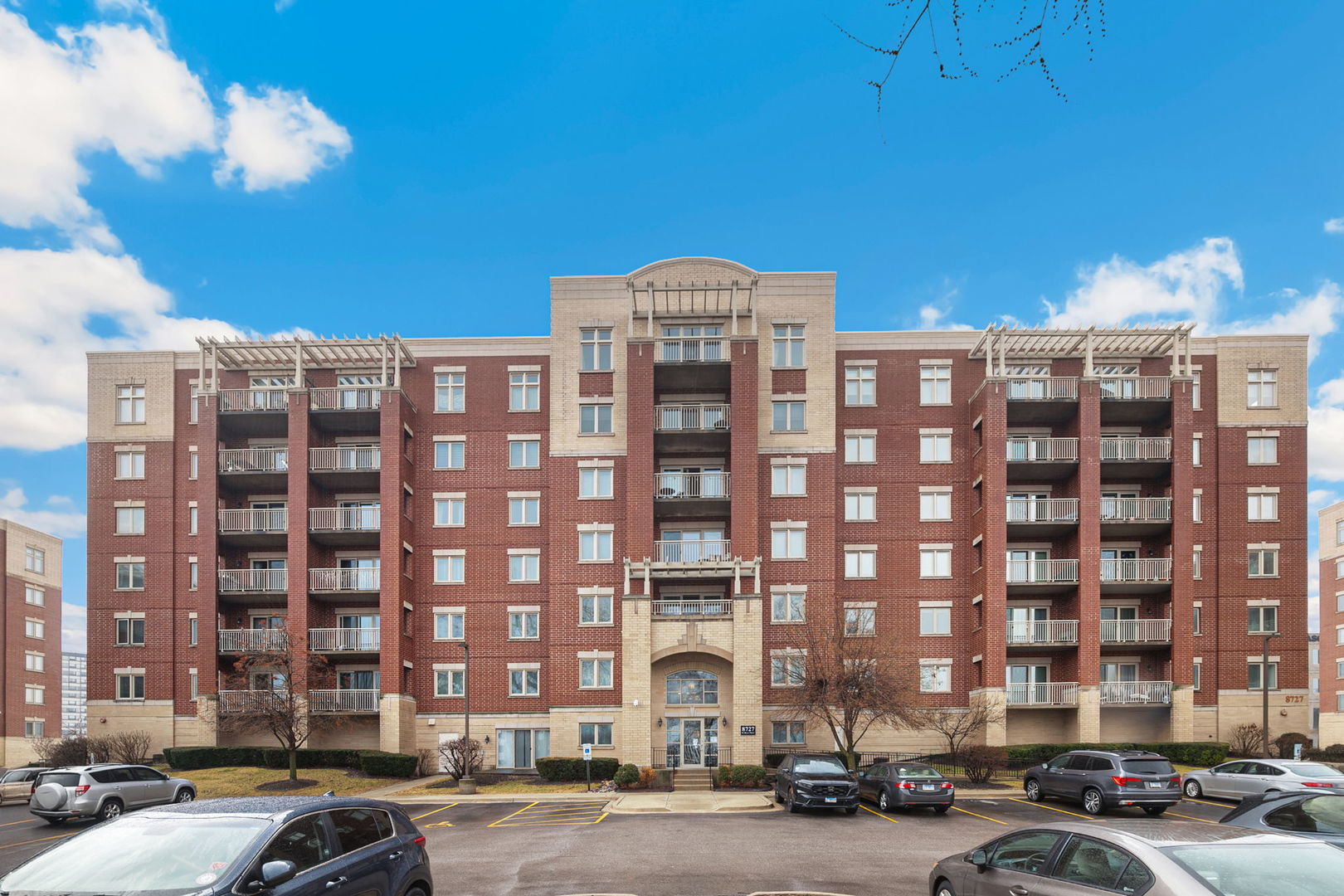 Photo of 8727 W Bryn Mawr Avenue, Chicago, IL 60631