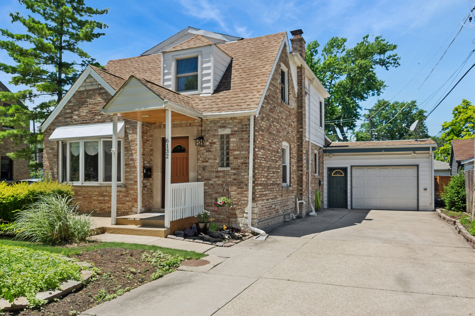 Photo of 6132 N Overhill Avenue, Chicago, IL 60631