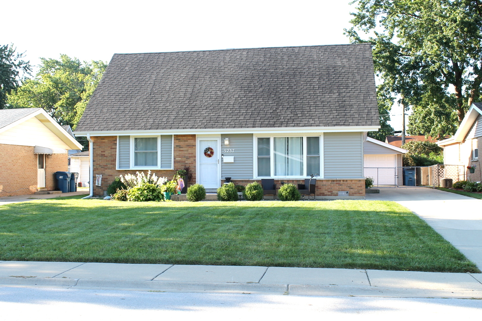 Photo of 5237 Pleasant Lane, Crestwood, IL 60418