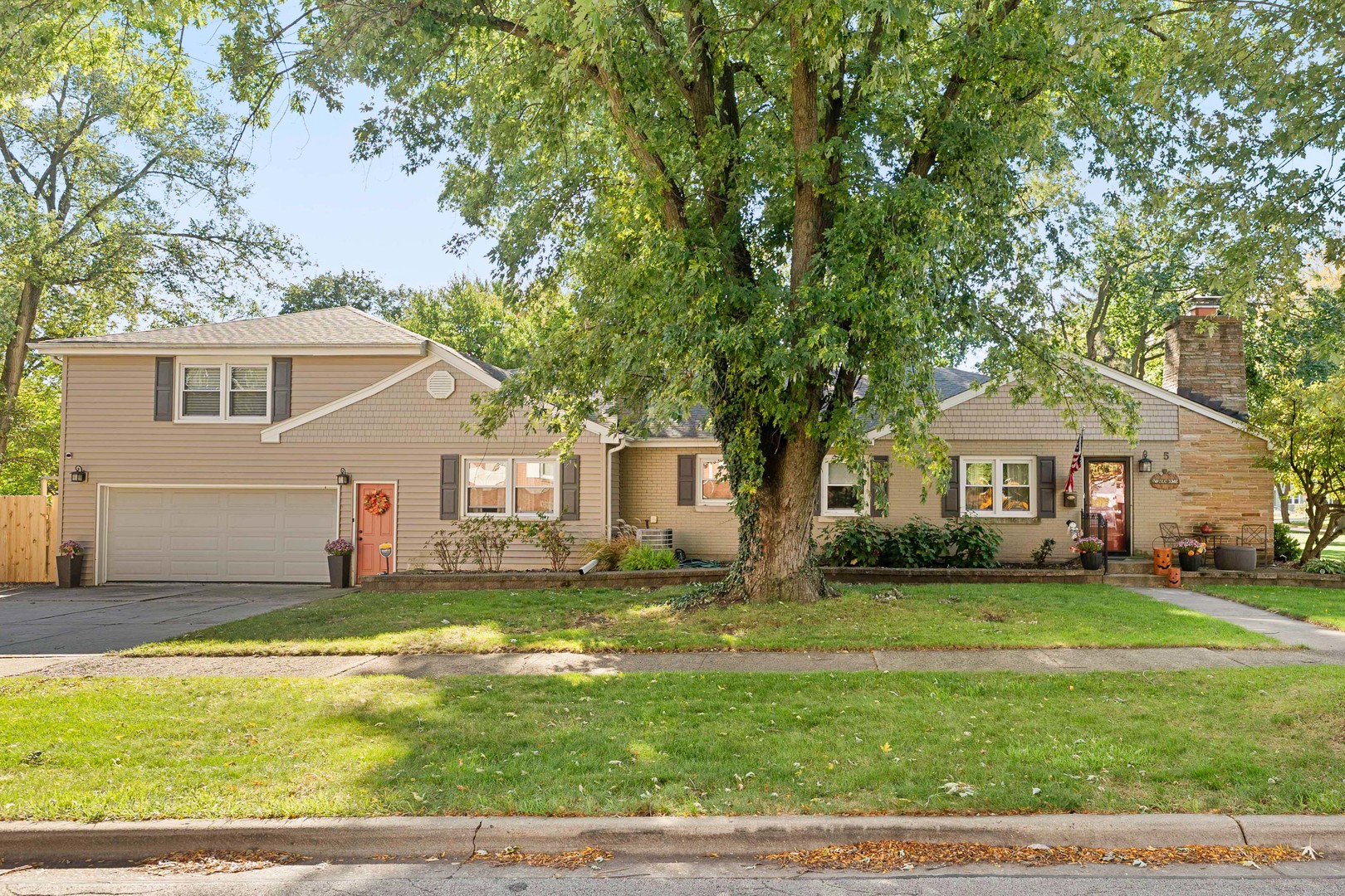 Photo of 5 E Washington Street, Villa Park, IL 60181