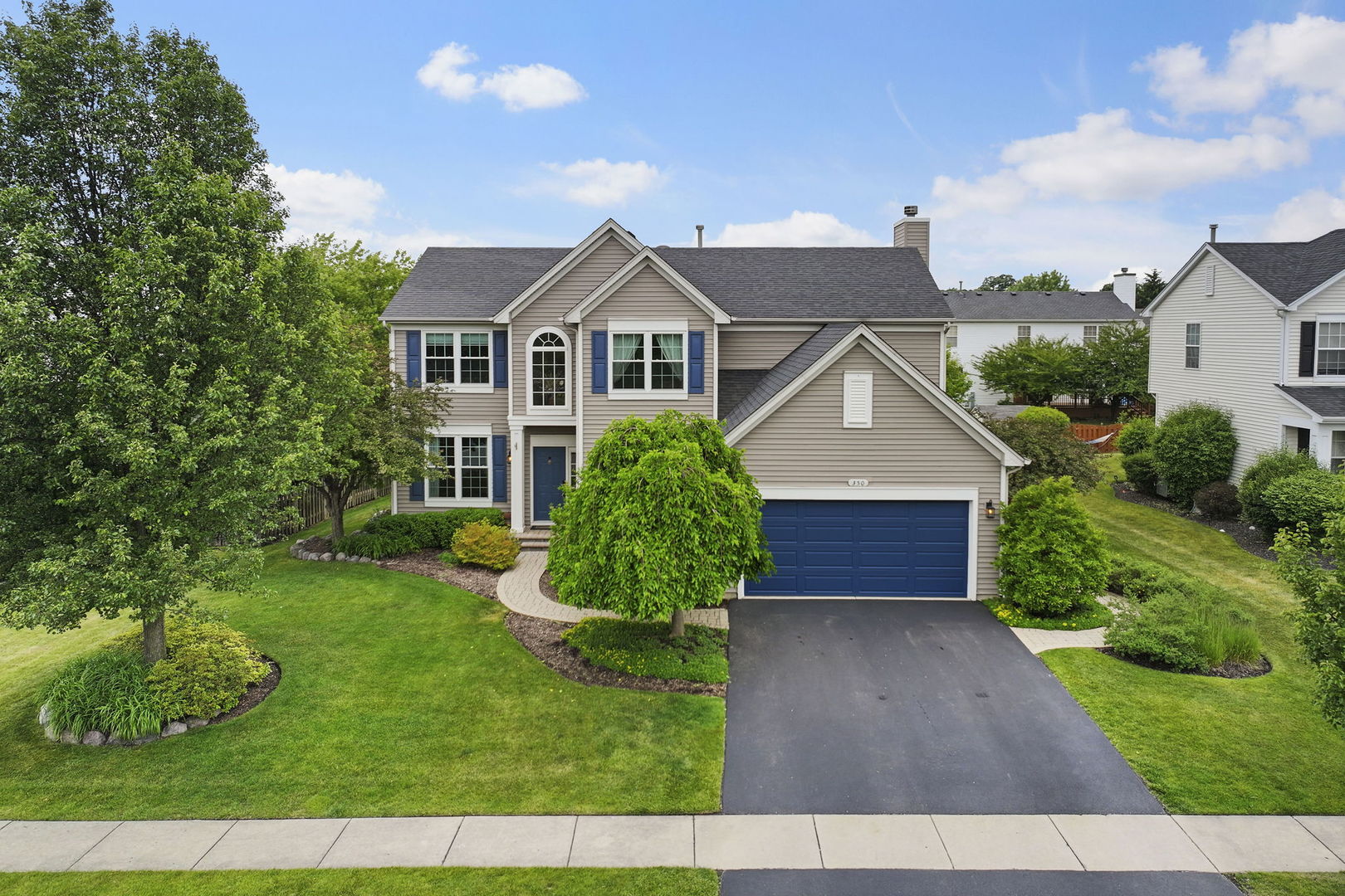 Photo of 350 Kestrel Lane, Lindenhurst, IL 60046