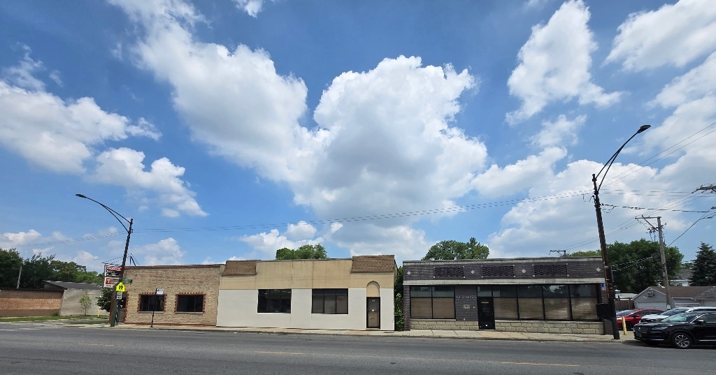 Photo of 4220-4228 W Montrose Avenue, Chicago, IL 60641