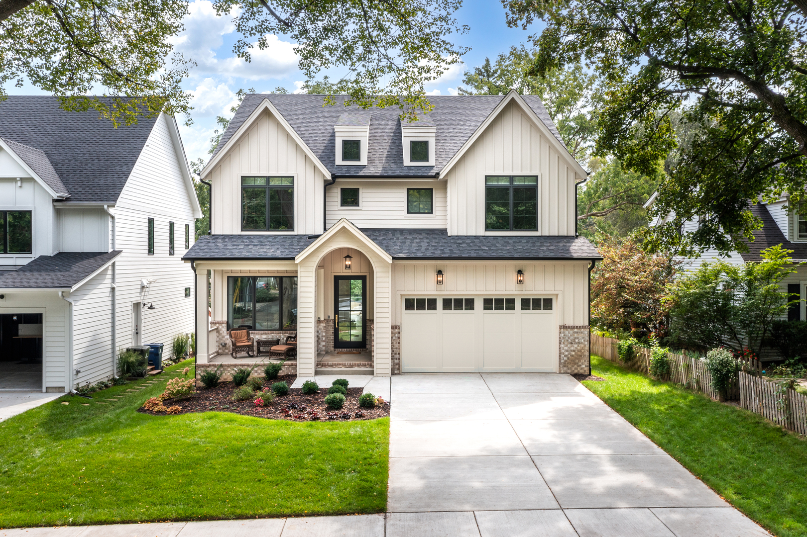 Photo of 660 N Eagle Street, Naperville, IL 60563