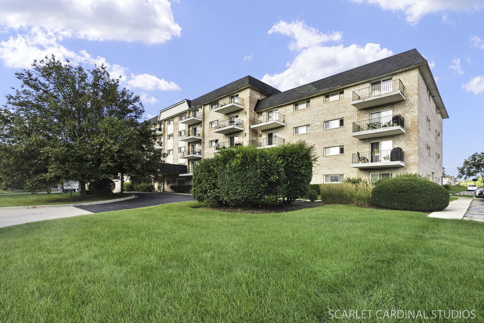 Photo of 1000 S Lorraine Road, Wheaton, IL 60189