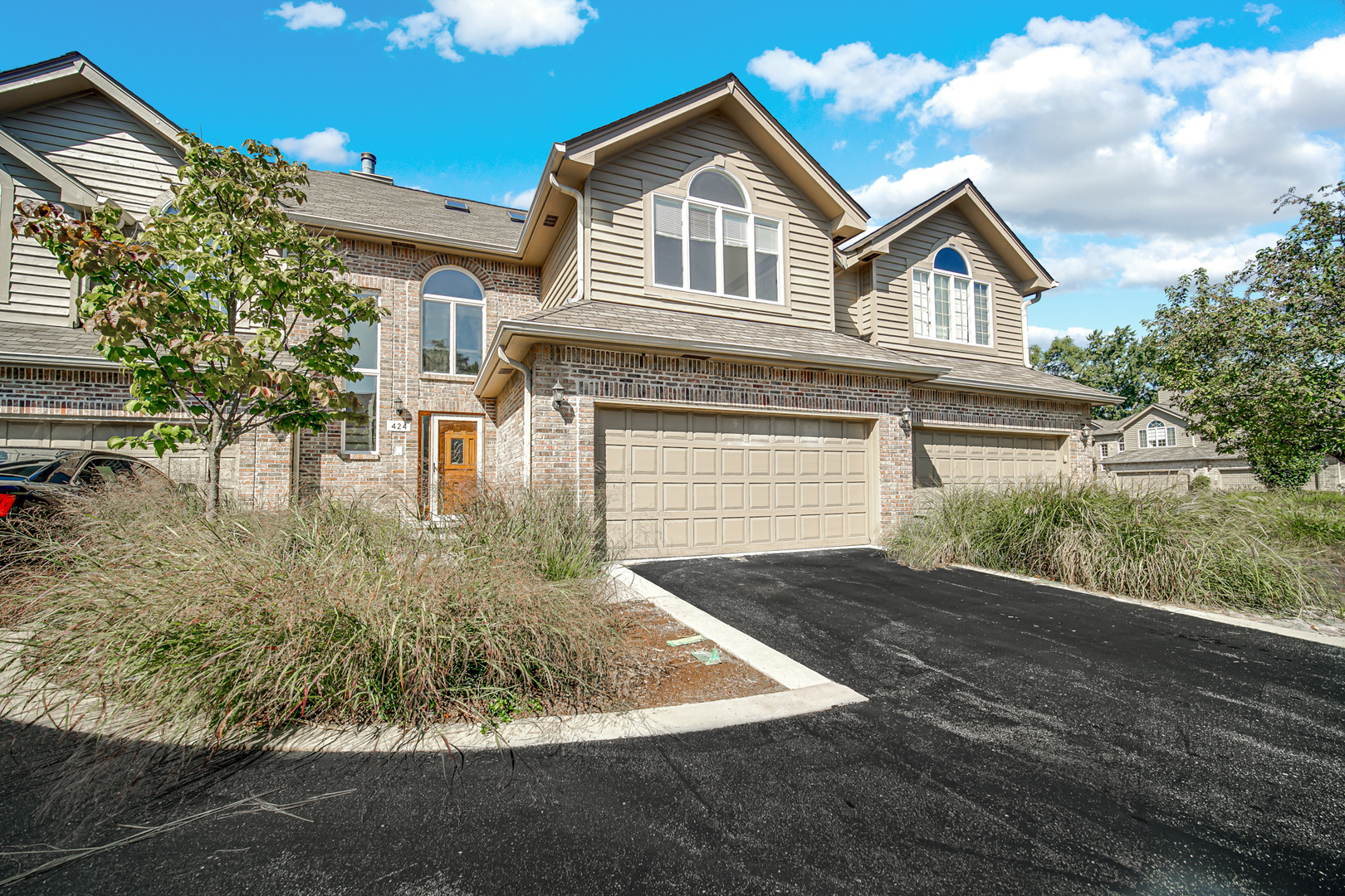 Photo of 424 Ashbury Drive, Hinsdale, IL 60521