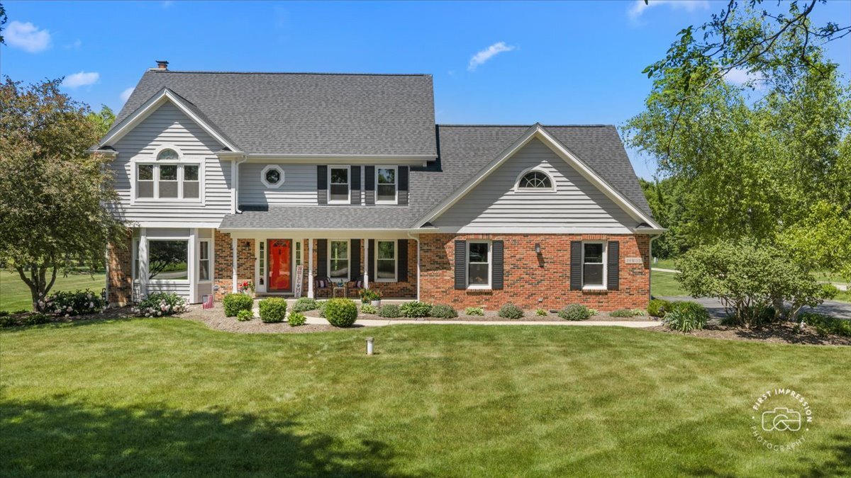Photo of 39W016 W Hilltop Drive, St. Charles, IL 60175