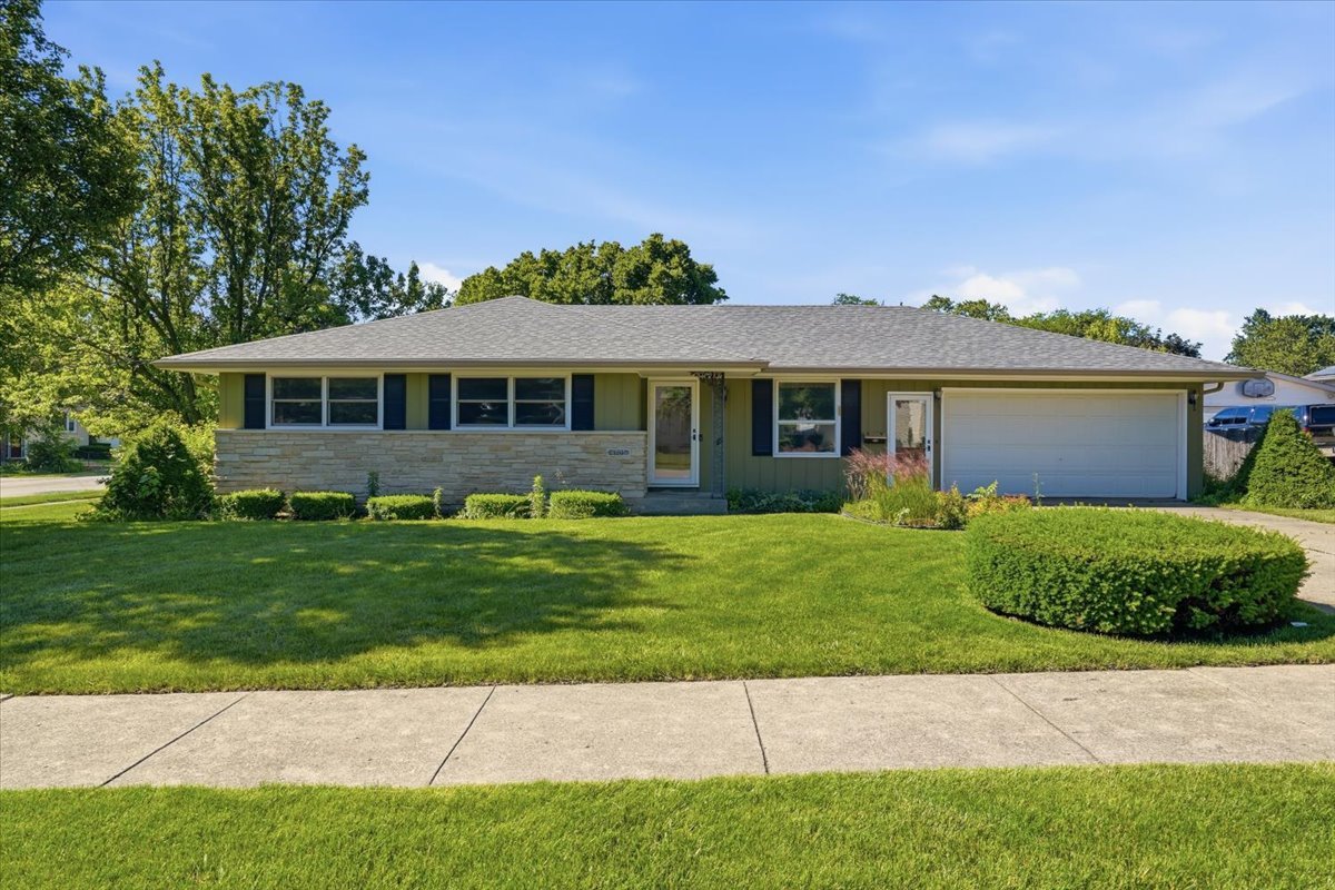 Photo of 2705 Adelaide Avenue, Waukegan, IL 60087