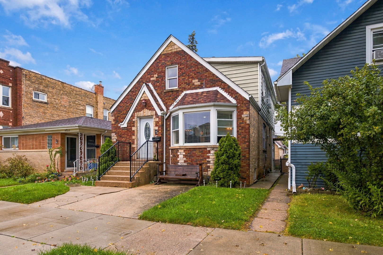 Photo of 4918 W Winnemac Avenue, Chicago, IL 60630