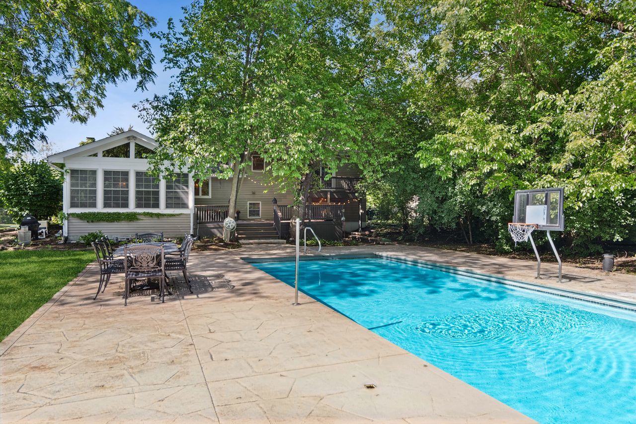 Photo of 1336 Foxglove Drive, Batavia, IL 60510