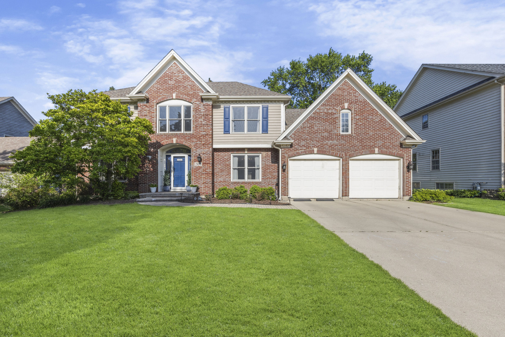 Photo of 2103 Nachtman Court, Wheaton, IL 60187