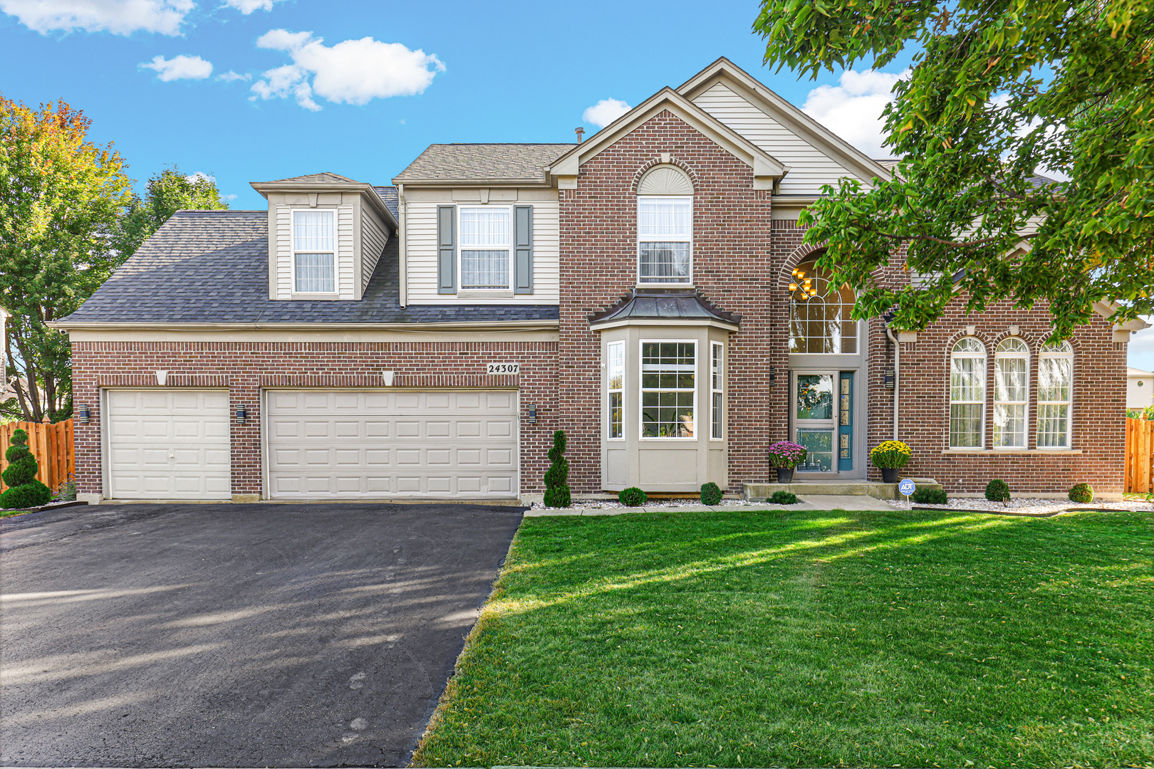 Photo of 24307 Sheffield Lane, Plainfield, IL 60585