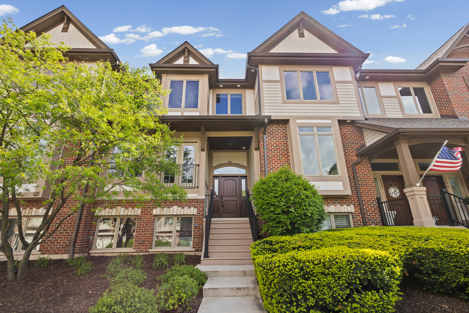 Photo of 519 Brownstone Drive, St. Charles, IL 60174