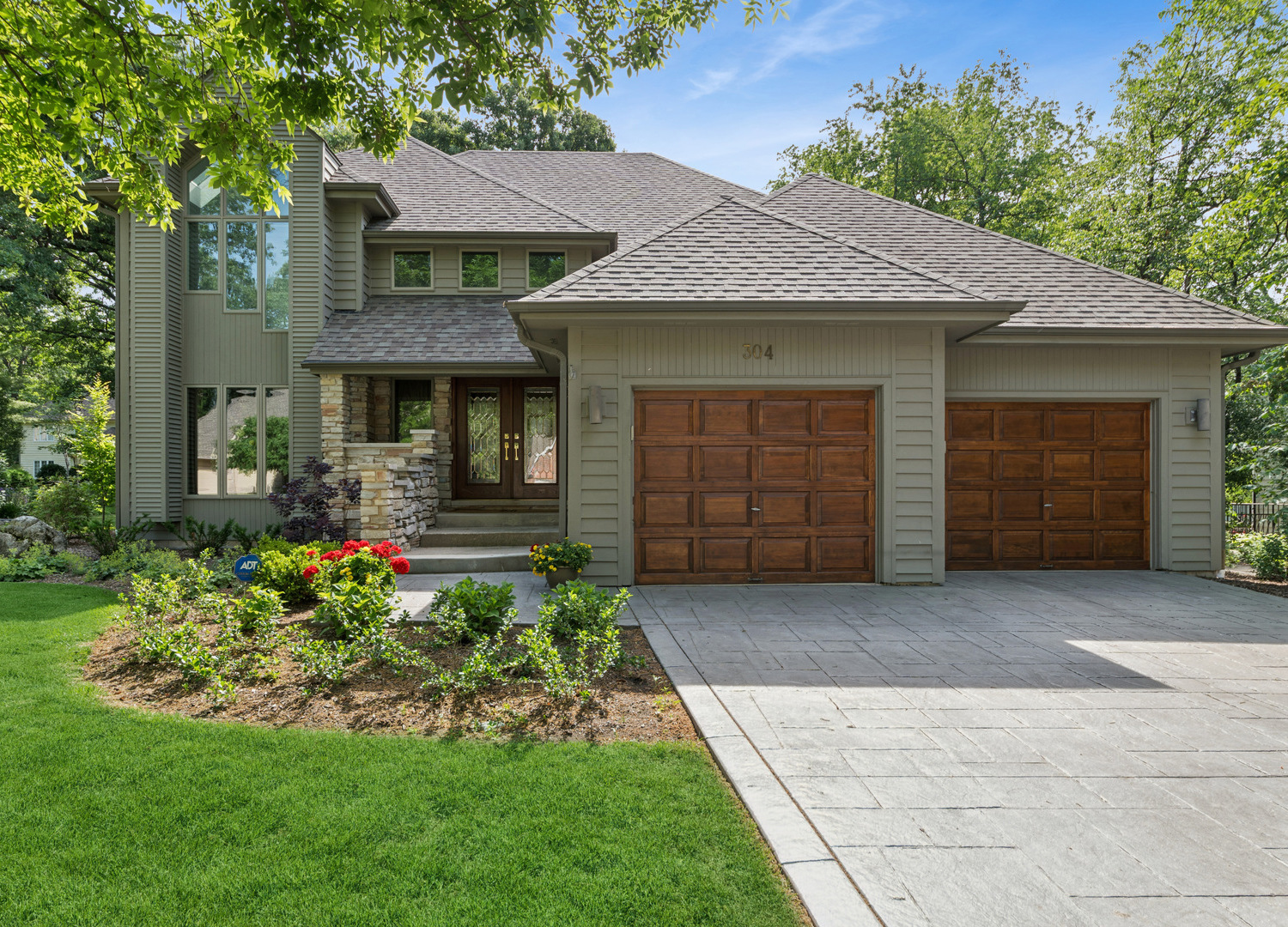 Photo of 304 Apple River Drive, Naperville, IL 60565