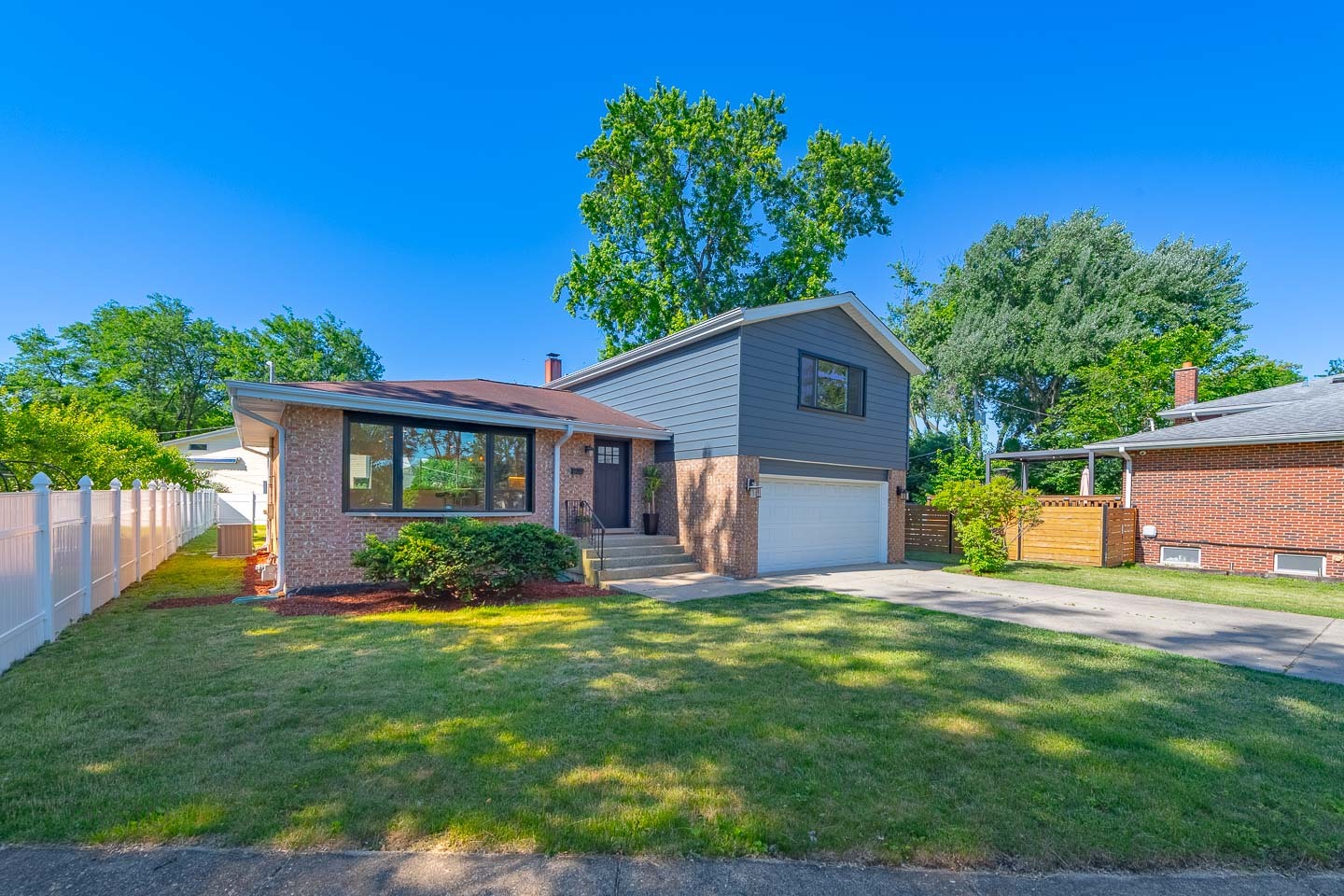 Photo of 2405 Avondale Avenue, Park Ridge, IL 60068