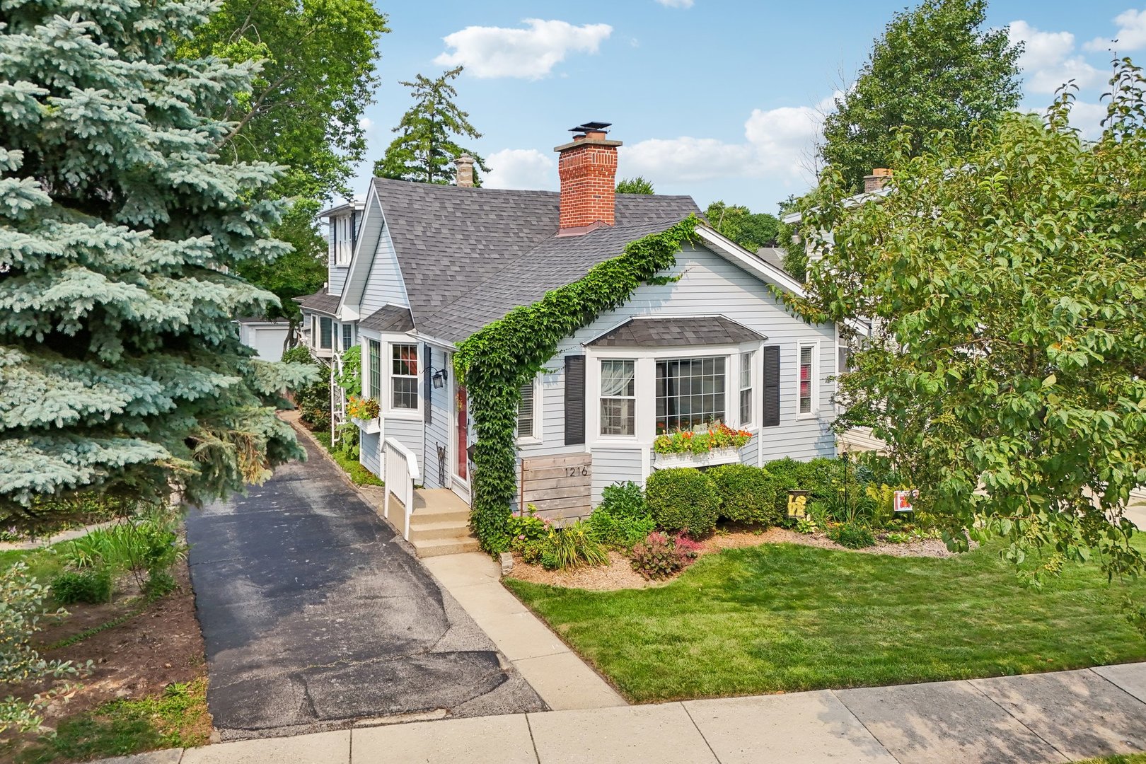 Photo of 1216 Canfield Road, Park Ridge, IL 60068