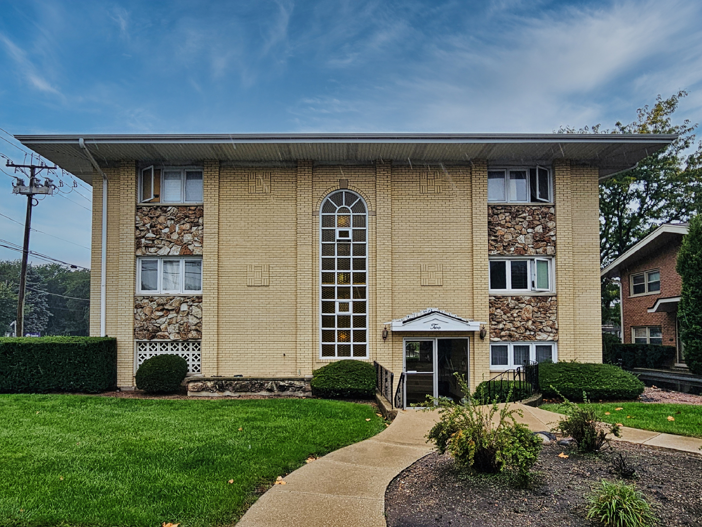Photo of 2 N Dee Road, Park Ridge, IL 60068