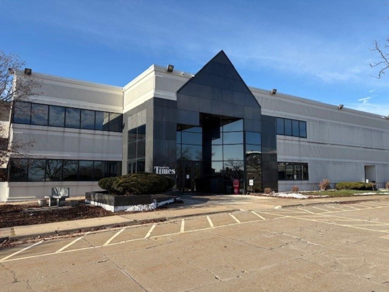 Photo of 500 E 3rd Street, Davenport, IA 52801