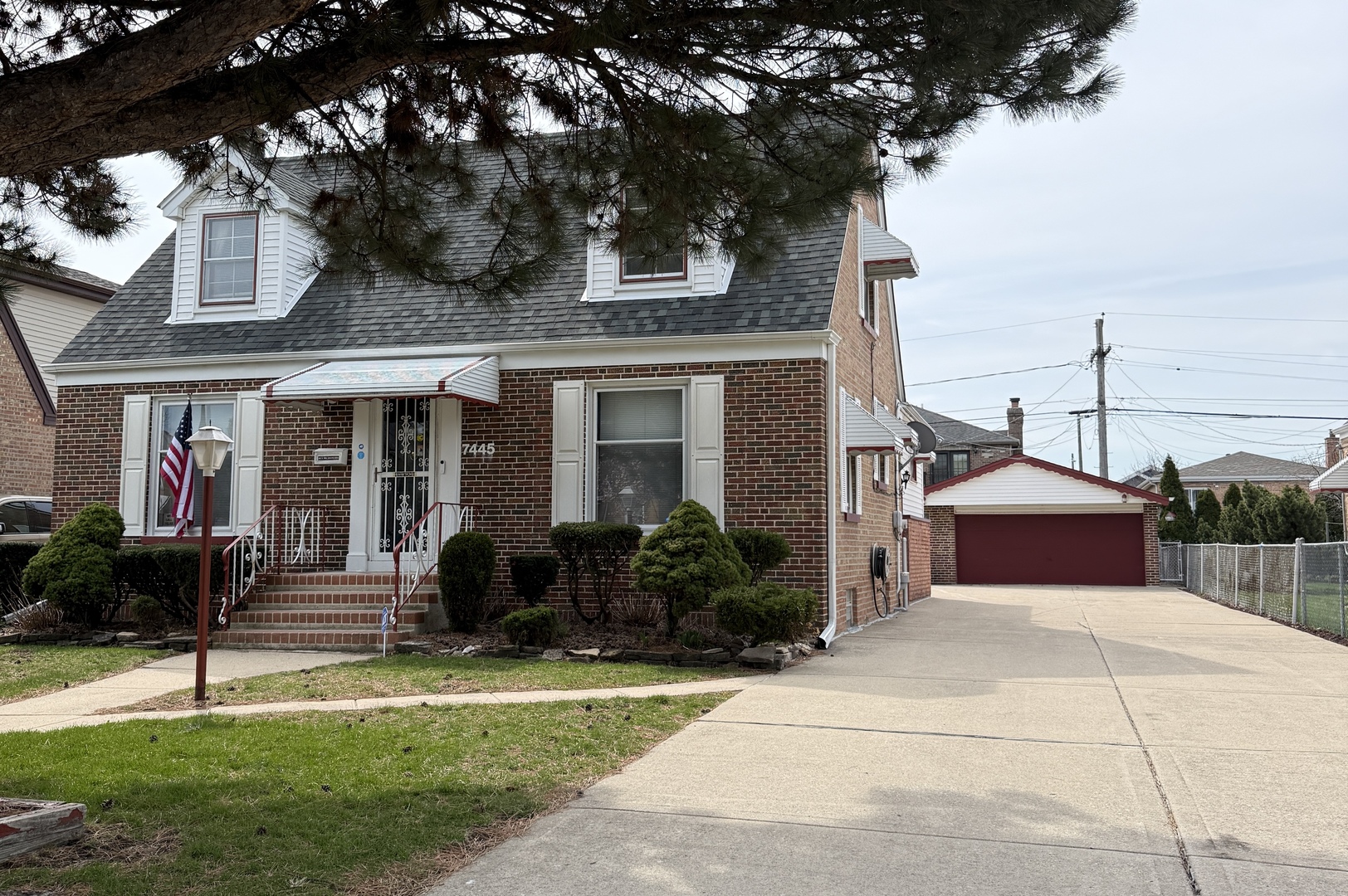 Photo of 7445 W Winona Street, Harwood Heights, IL 60706