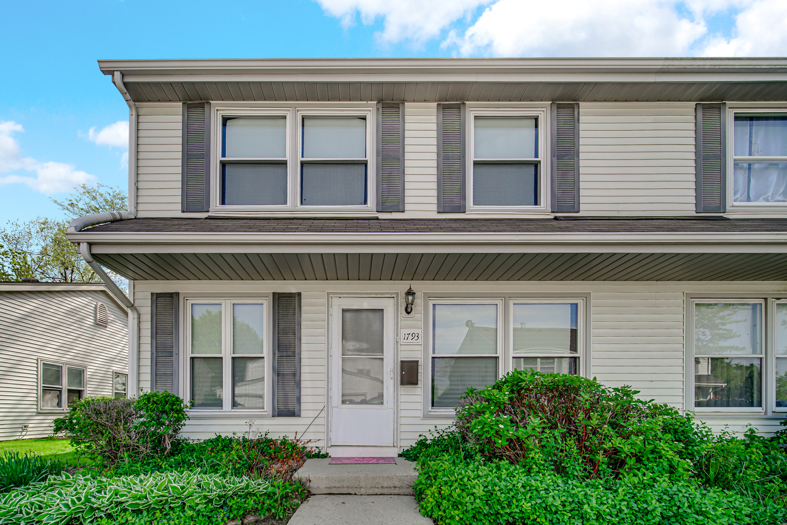 Photo of 1793 Queensbury Circle, Hoffman Estates, IL 60169