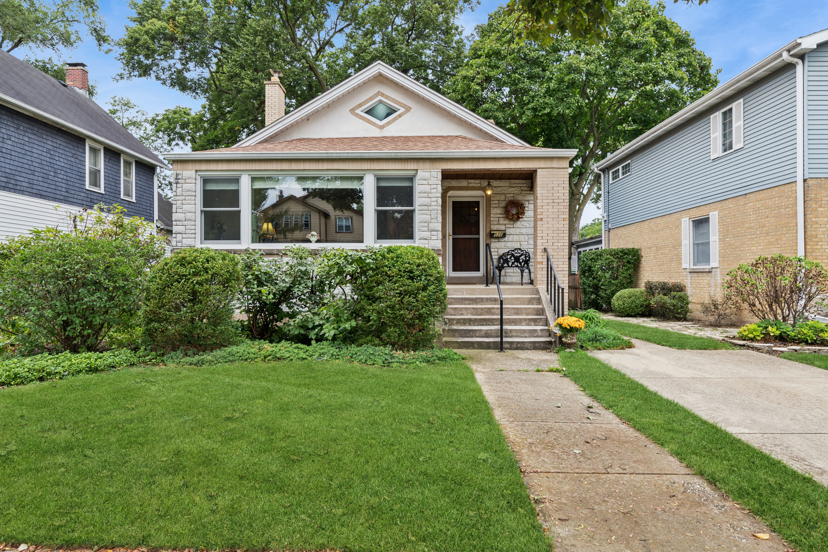 Photo of 520 Courtland Avenue, Park Ridge, IL 60068