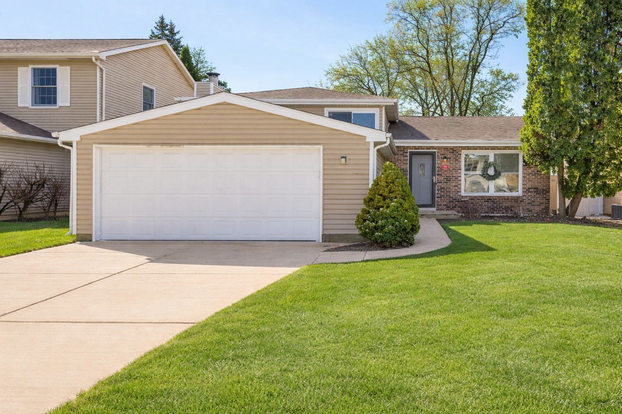Photo of 1500 Pershing Avenue, Wheaton, IL 60189