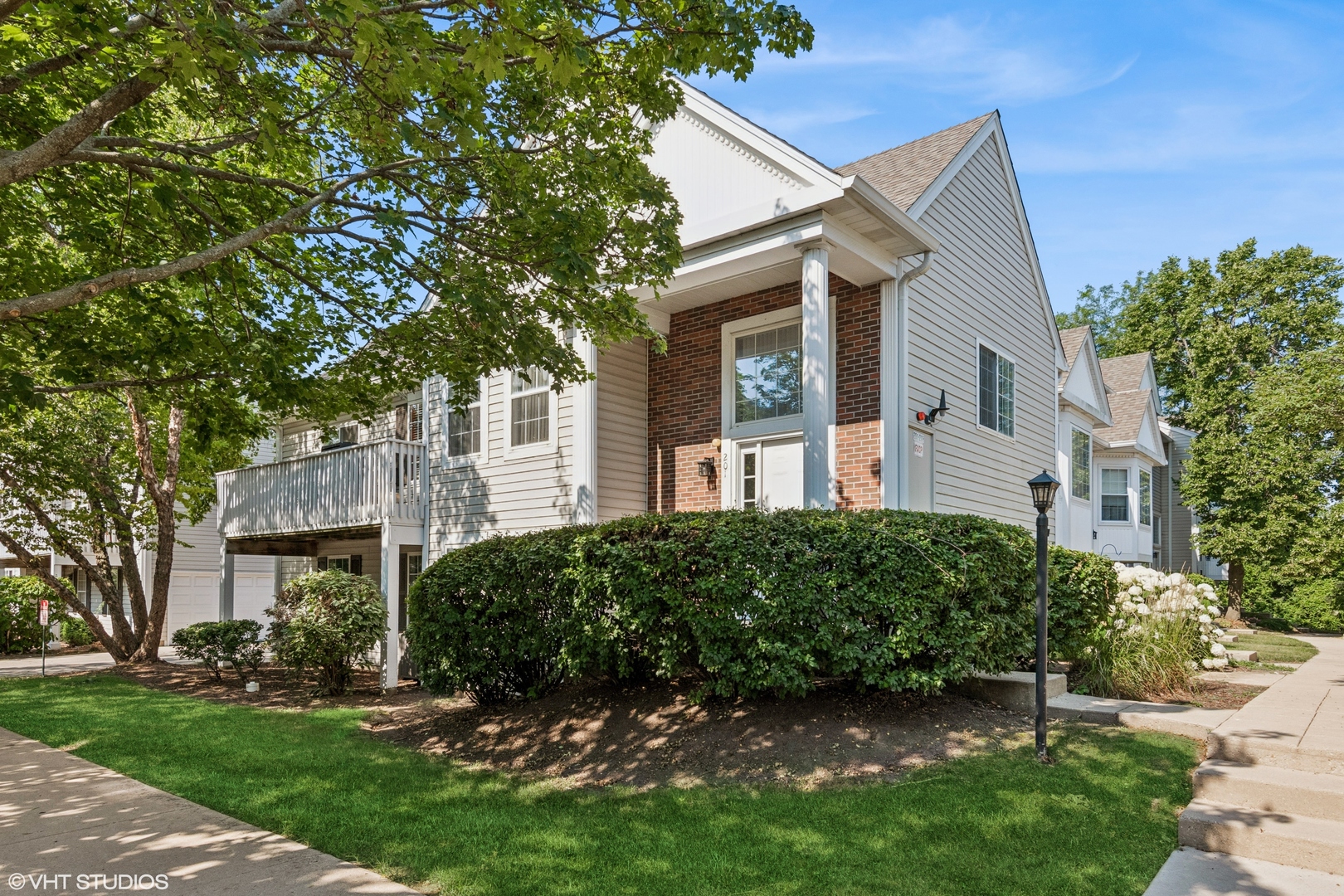 Photo of 201 HIdden Creek Lane, North Aurora, IL 60542