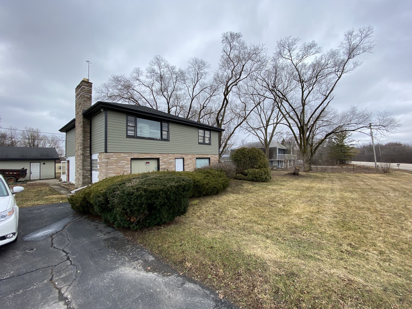 Photo of 25867 W Grass Lake Road, Antioch, IL 60002