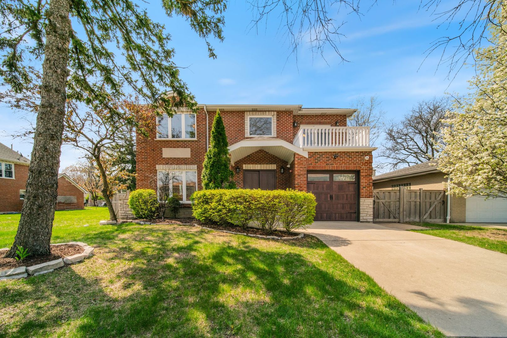 Photo of 701 OAKTON Street, Park Ridge, IL 60068