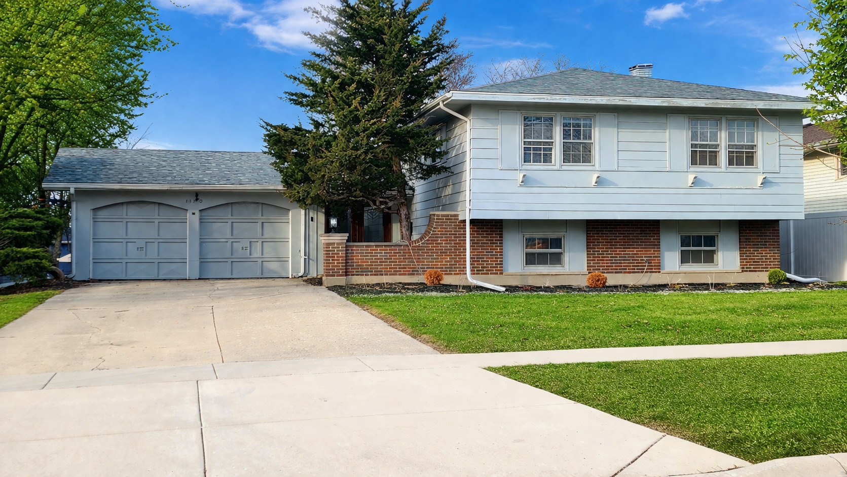 Photo of 1360 Devonshire Lane, Hoffman Estates, IL 60169