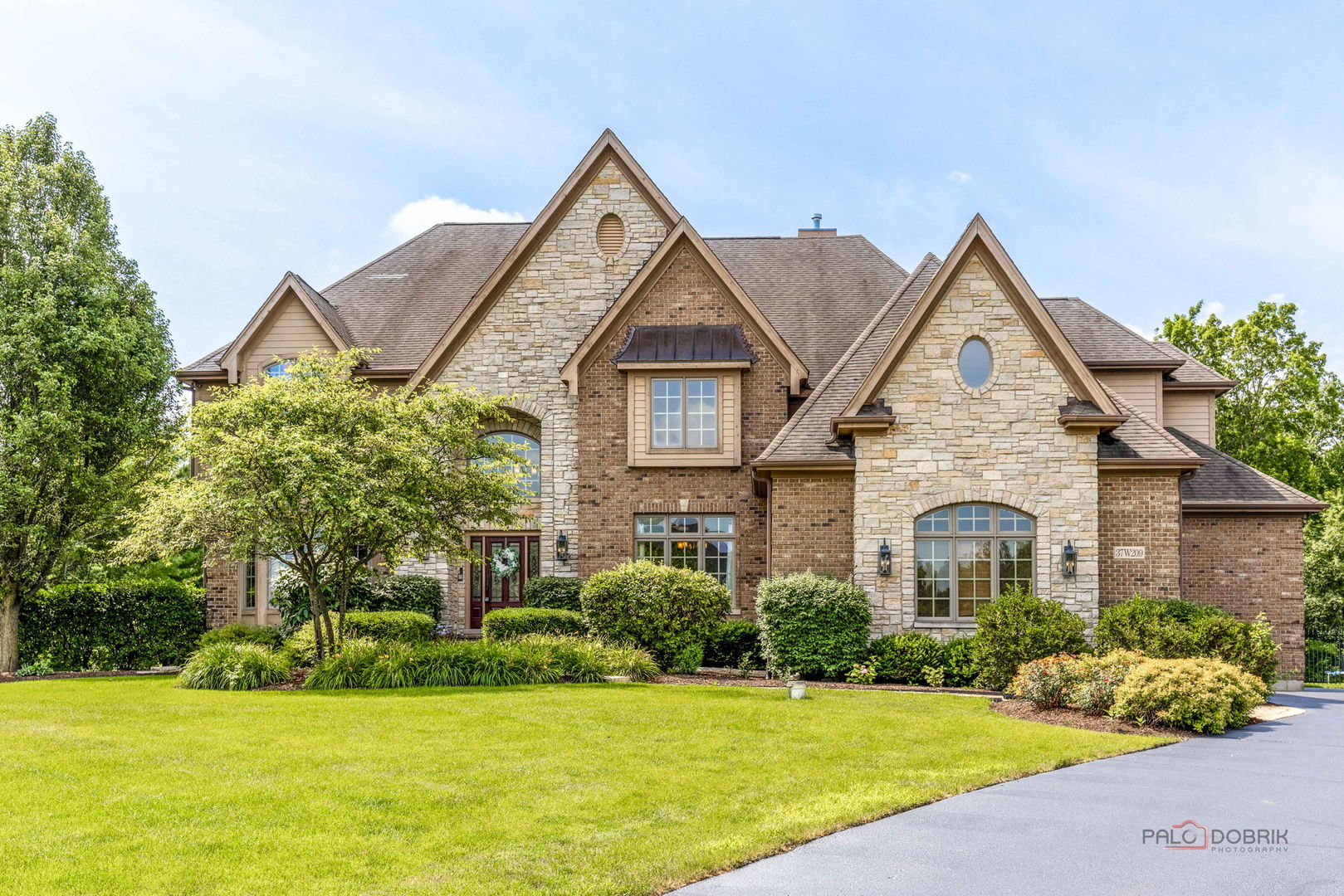 Photo of 37W209 Deer Pond Court, St. Charles, IL 60175