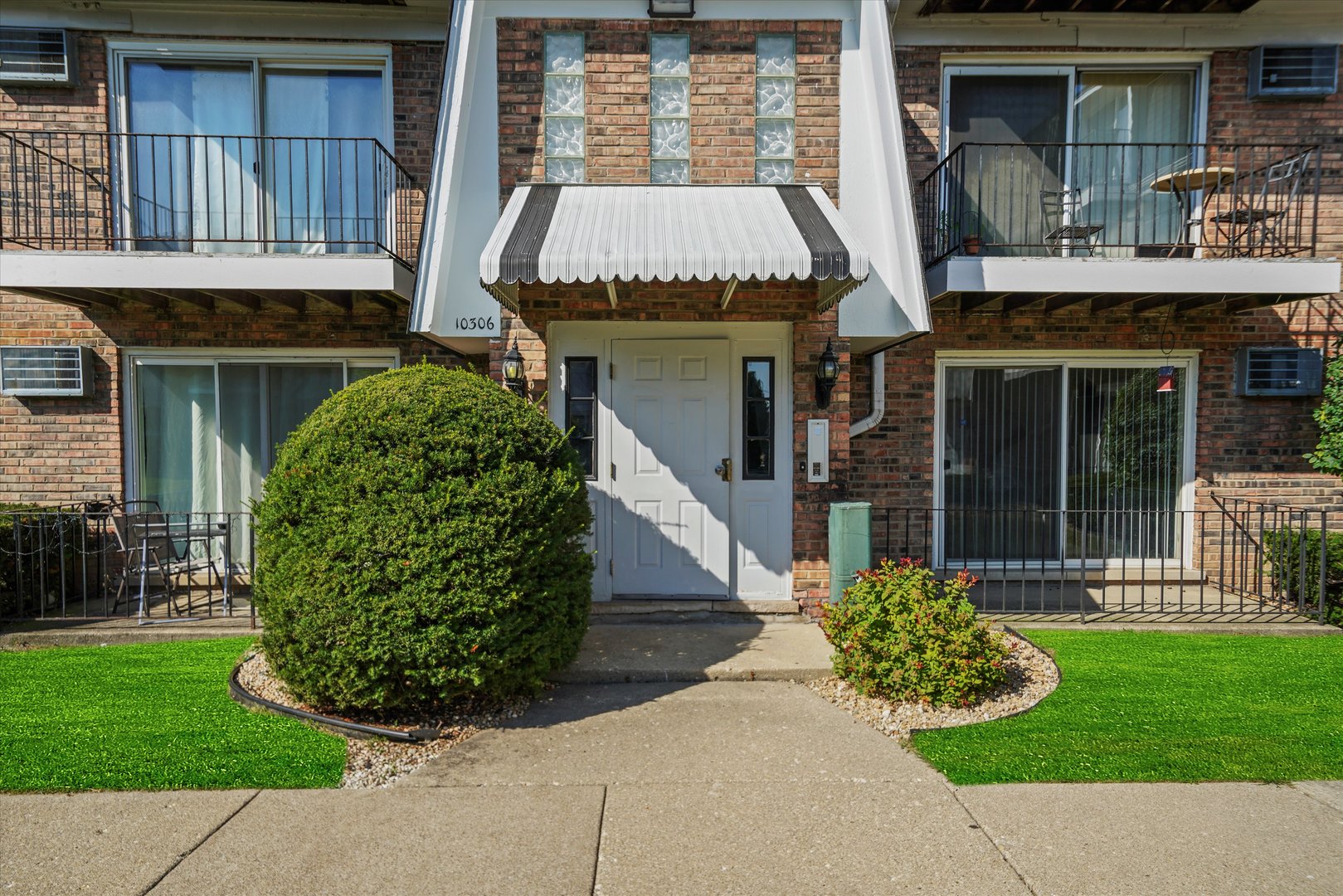 Photo of 10306 Ridgeland Avenue, Chicago Ridge, IL 60415