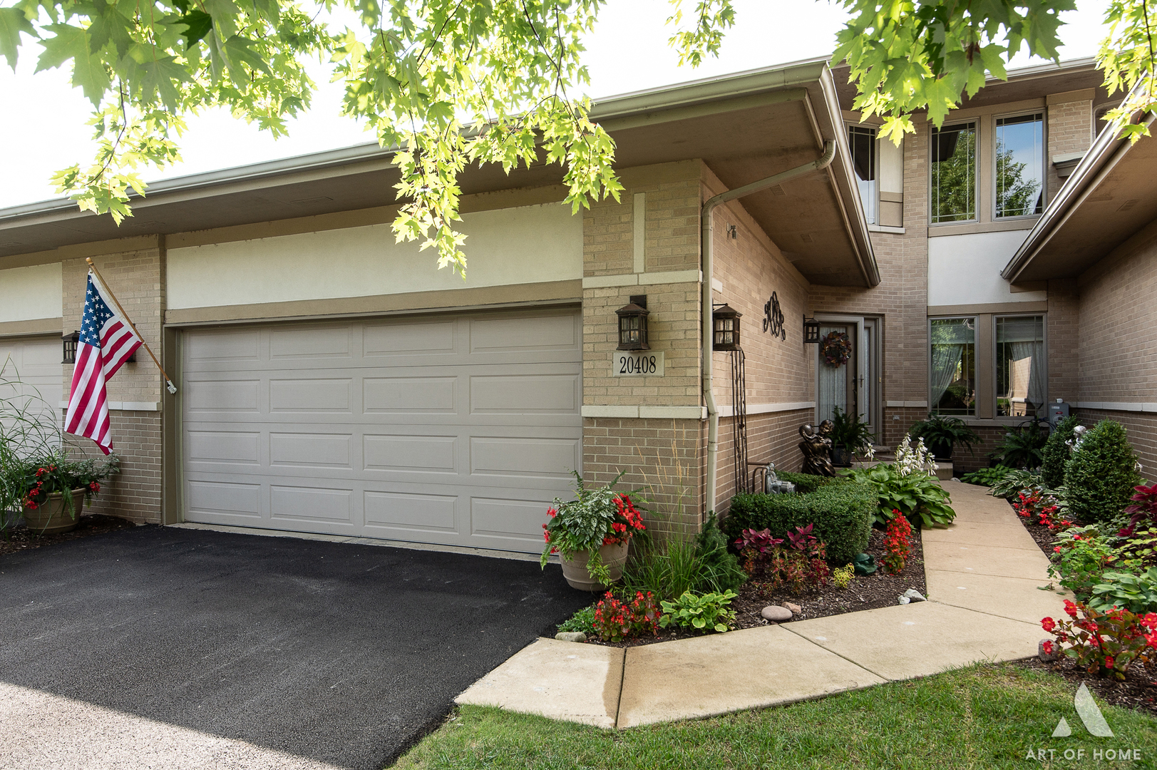 Photo of 20408 Fallingwater Circle, Frankfort, IL 60423