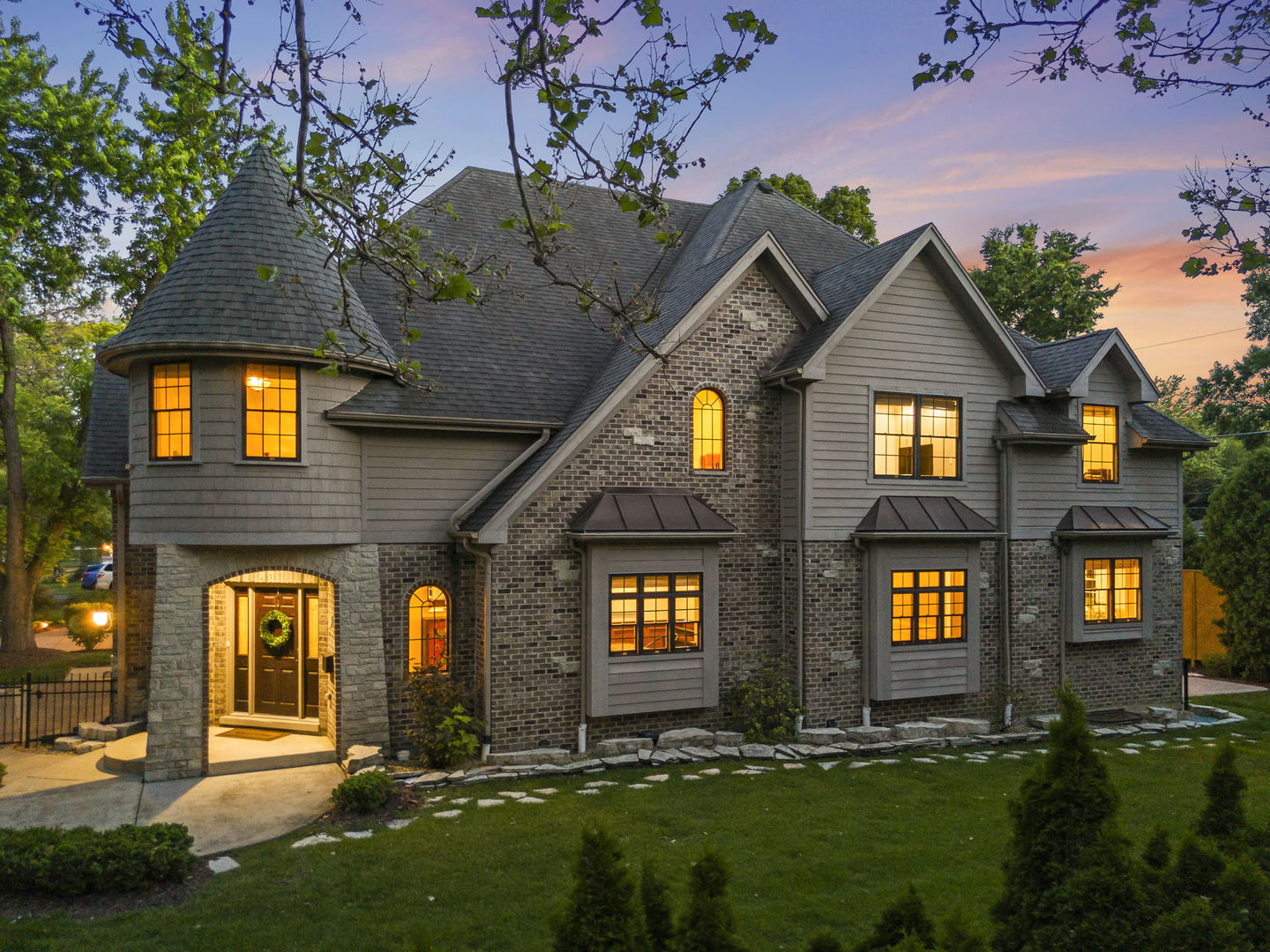 Photo of 605 Thornwood Drive, Naperville, IL 60540
