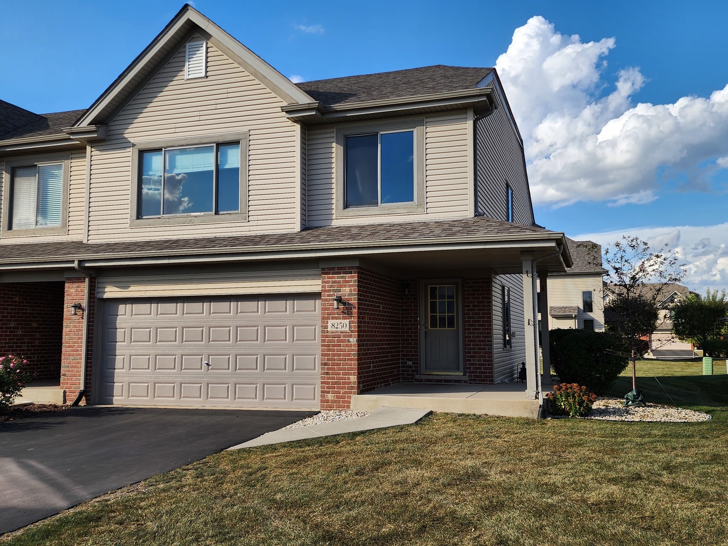 Photo of 8250 AUBURN Lane, Frankfort, IL 60423