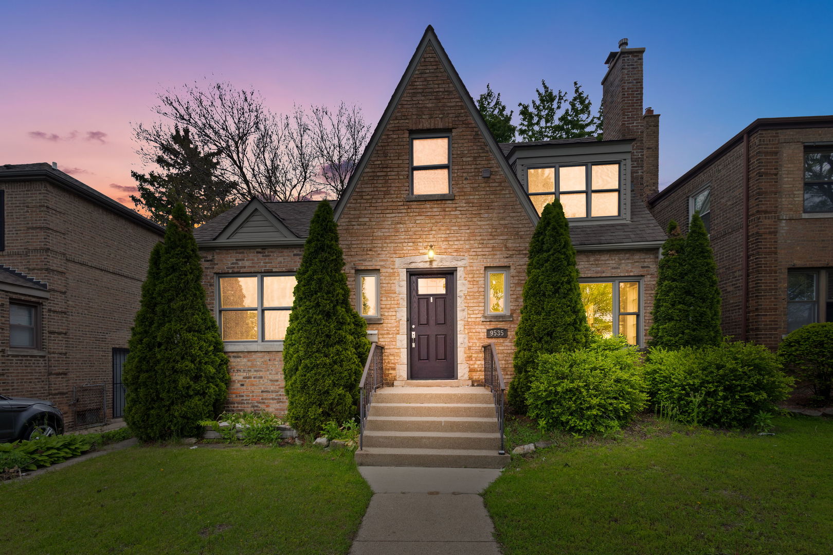 Photo of 9535 S Fairfield Avenue, Evergreen Park, IL 60805