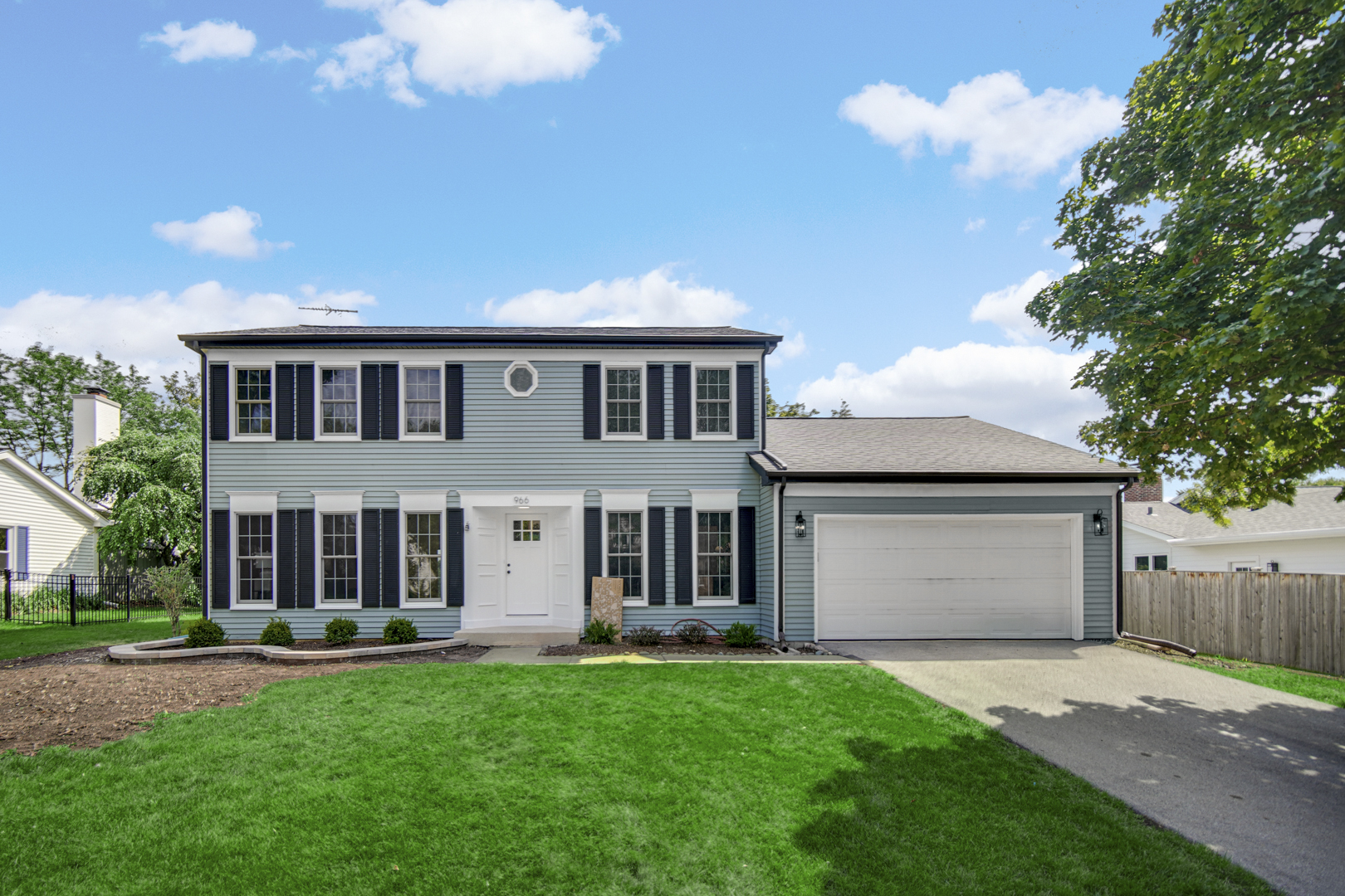 Photo of 966 W Bauer Road, Naperville, IL 60563
