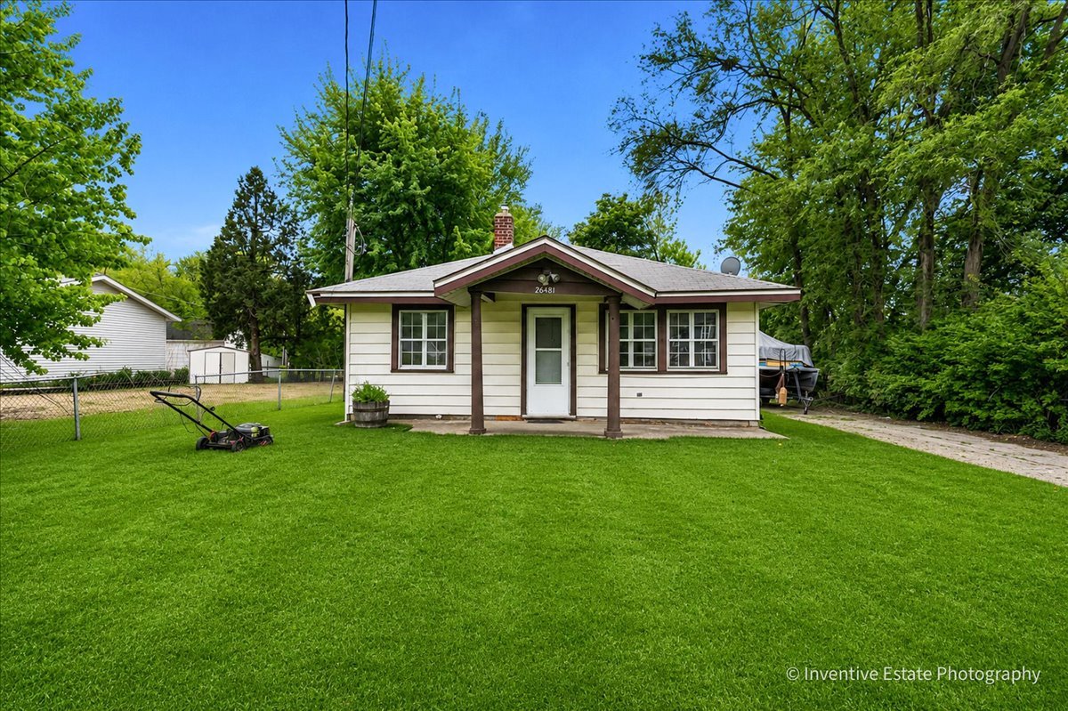Photo of 26481 W Springwell Avenue, Antioch, IL 60002