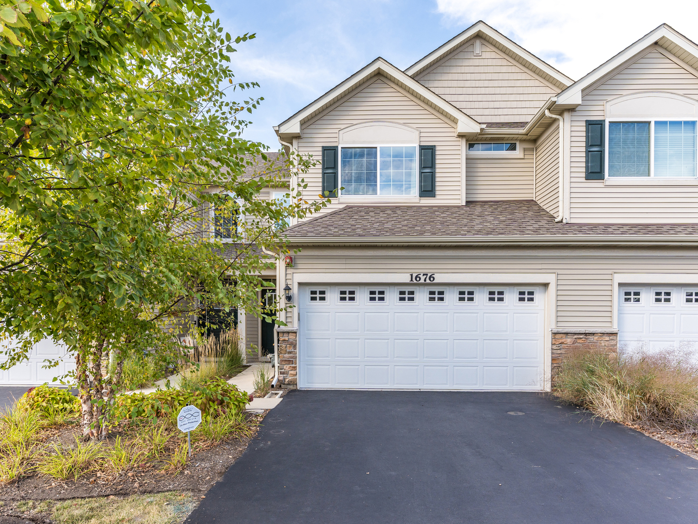 Photo of 1676 Carlstedt Drive, Batavia, IL 60510