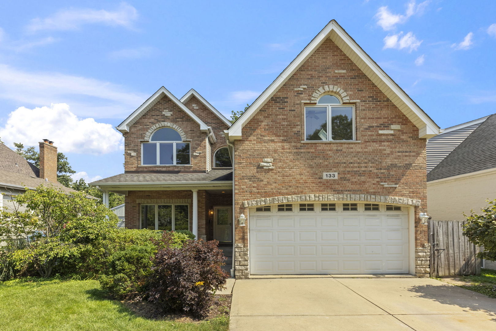Photo of 133 N Geneva Avenue, Elmhurst, IL 60126