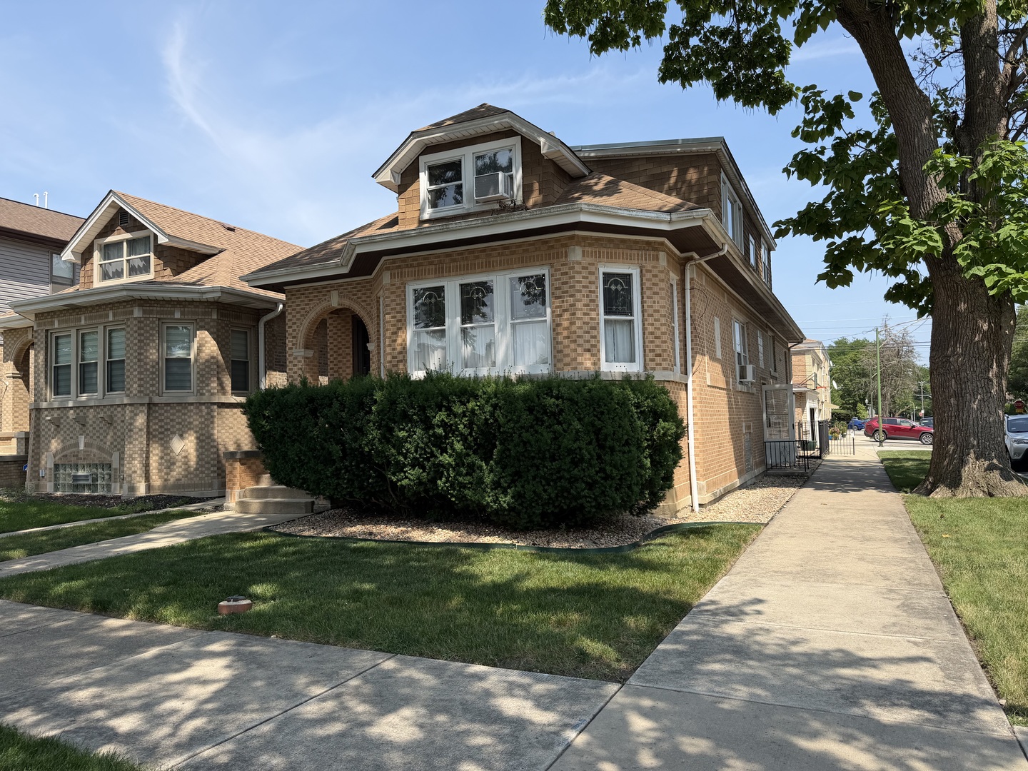 Photo of 5501 N Parkside Avenue, Chicago, IL 60630