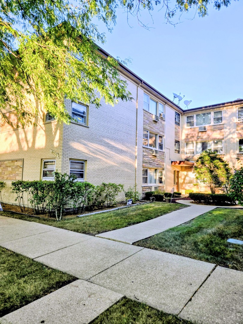 Photo of 4775 N Linder Avenue, Chicago, IL 60630