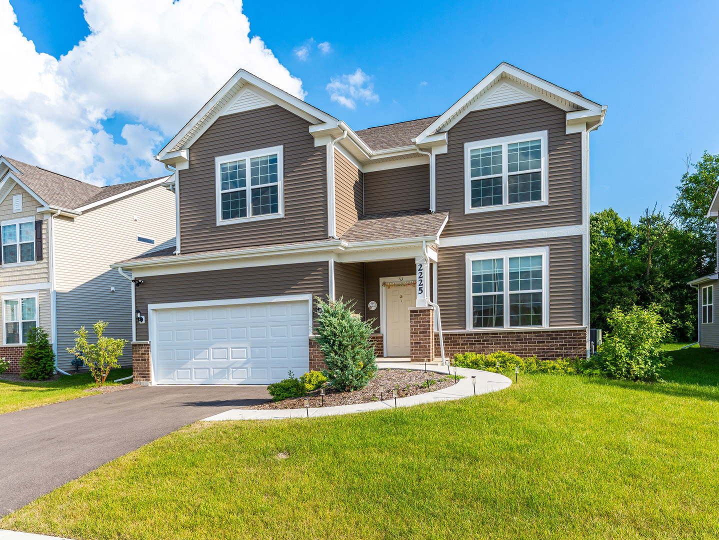 Photo of 2225 Bent Grass Way, Bolingbrook, IL 60490