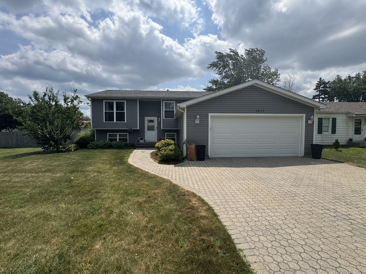 Photo of 2833 Apple Avenue, Waukegan, IL 60085