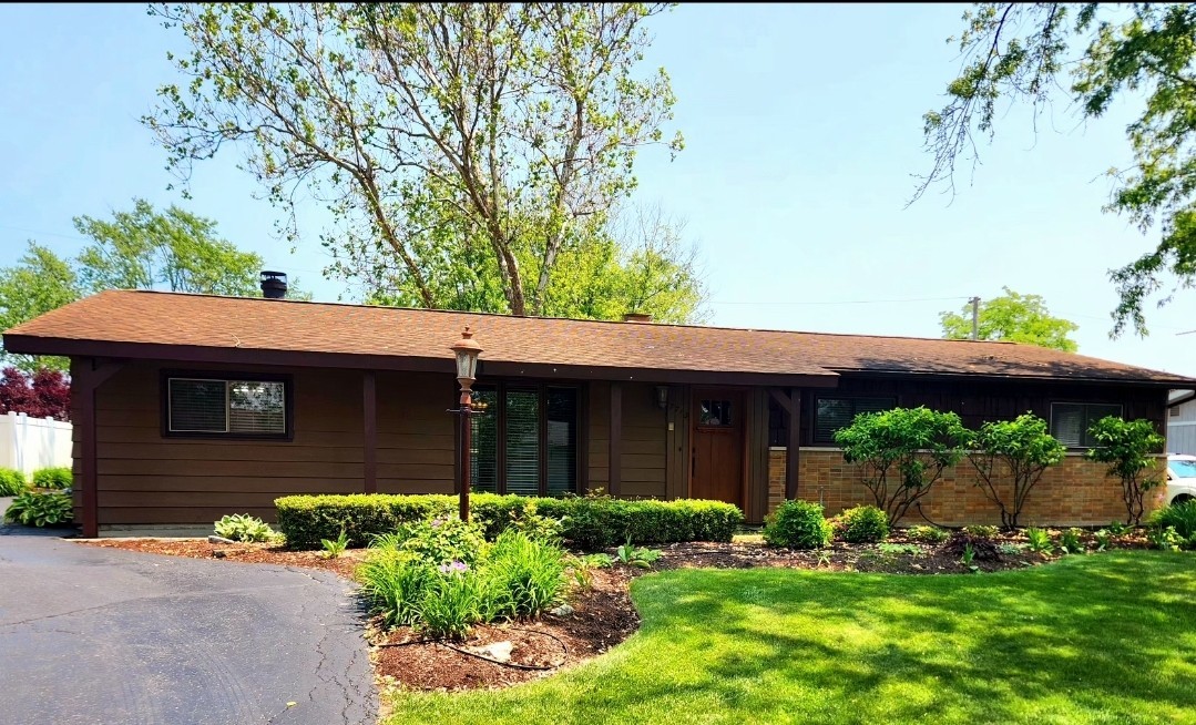 Photo of 7713 Brookhaven Avenue, Darien, IL 60561