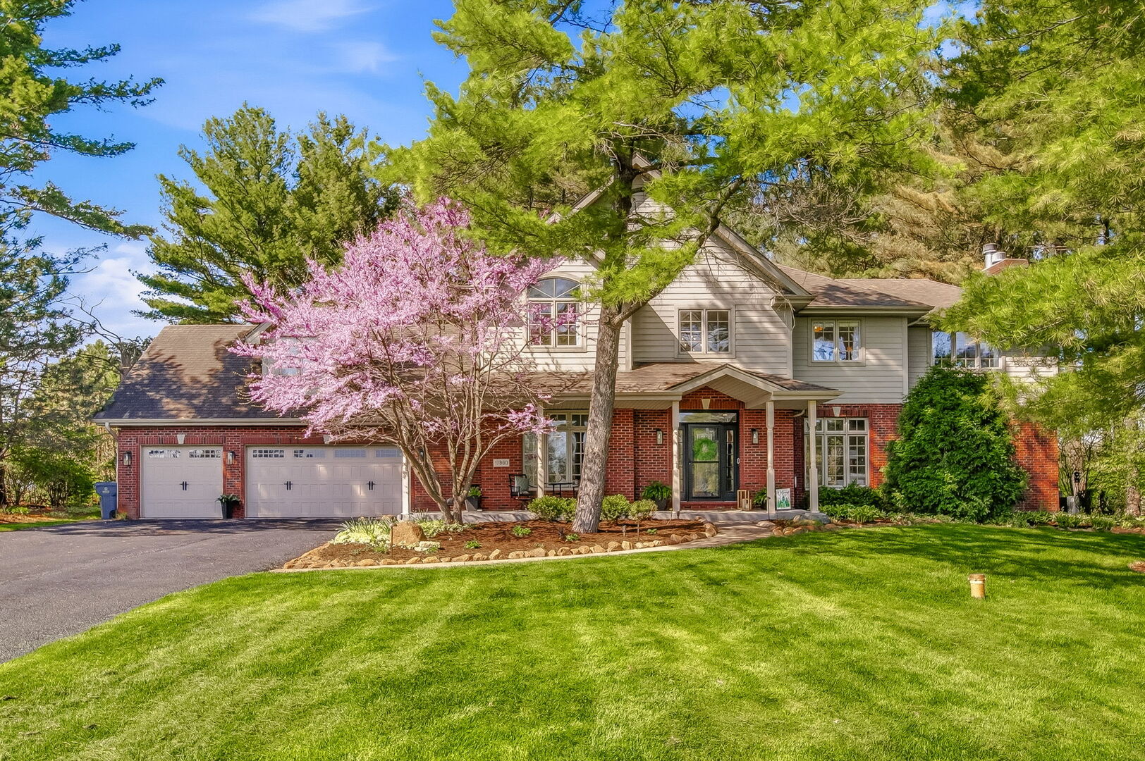 Photo of 17960 S HUNT CLUB Drive, Homer Glen, IL 60491