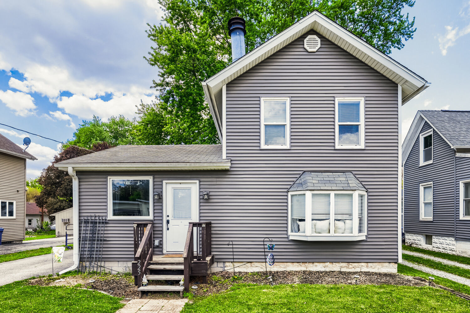 Photo of 225 N May Street, Hinckley, IL 60520