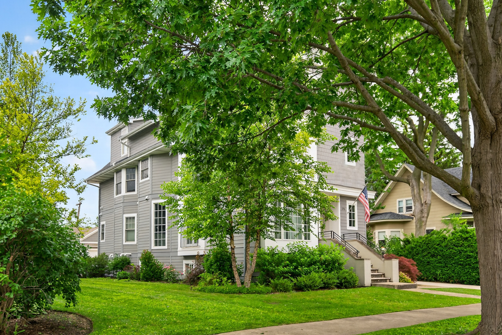 Photo of 296 N Maple Avenue, Elmhurst, IL 60126