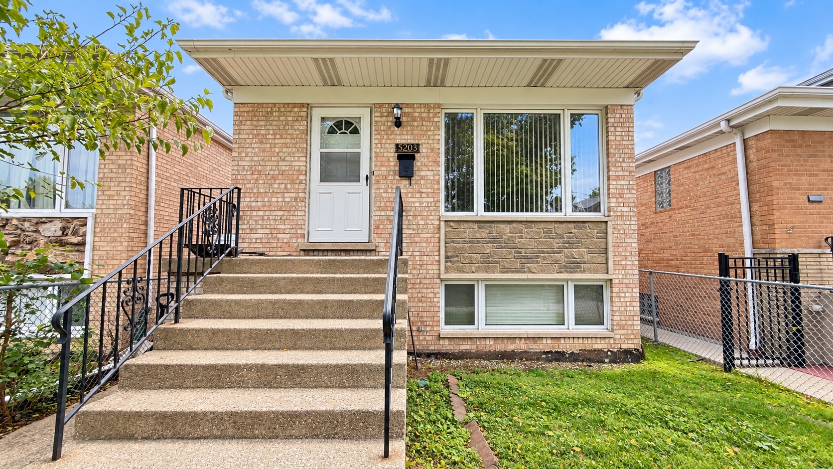 Photo of 5203 W Carmen Avenue, Chicago, IL 60630