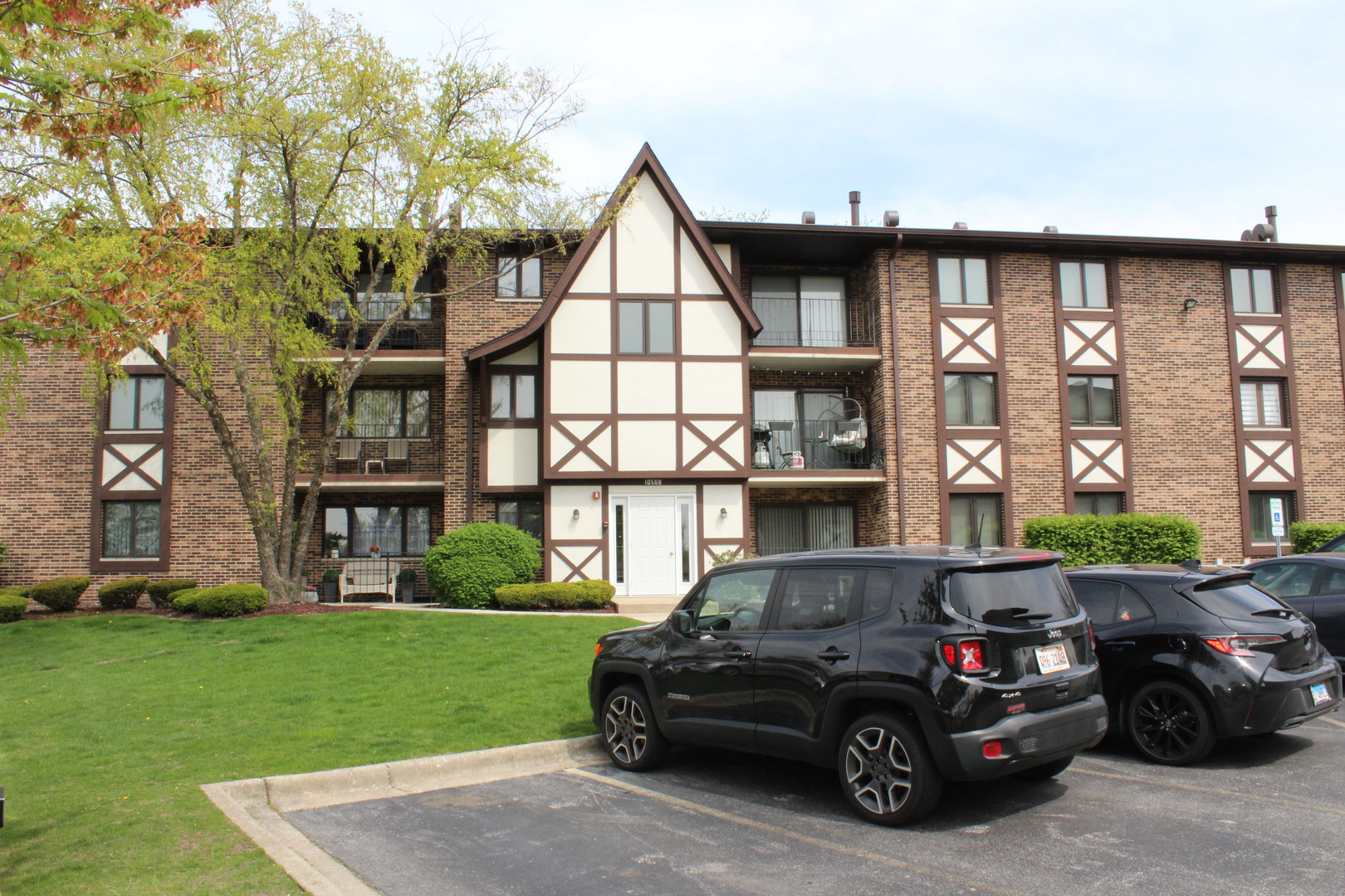 Photo of 10508 Ridge Cove Drive, Chicago Ridge, IL 60415