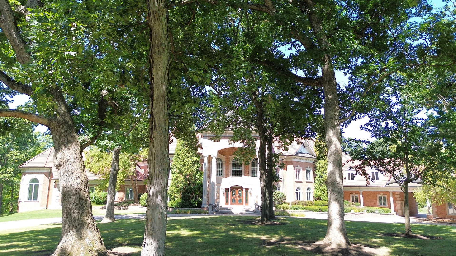 Photo of 94 Hawthorne Road, Barrington Hills, IL 60010